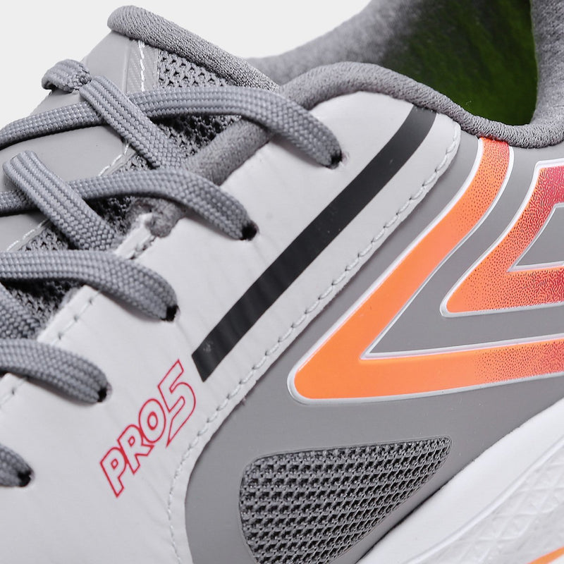 Chuteira Futsal Umbro Pro 5 Bump - Prata+Grafite